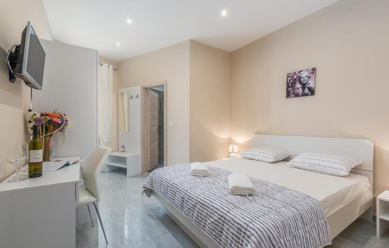 Roberto Rooms Poreč Eksteriør bilde