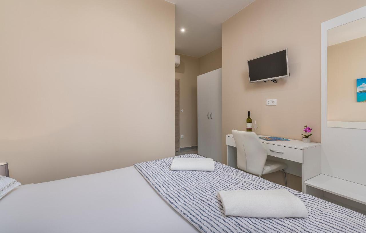 Roberto Rooms Poreč Eksteriør bilde
